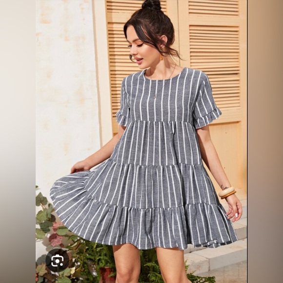 ANDREE BY UNIT Dresses & Skirts - EUC Andrée by Unit Dress Babydoll Tiered Cotton Gray White Striped Ruffle Large